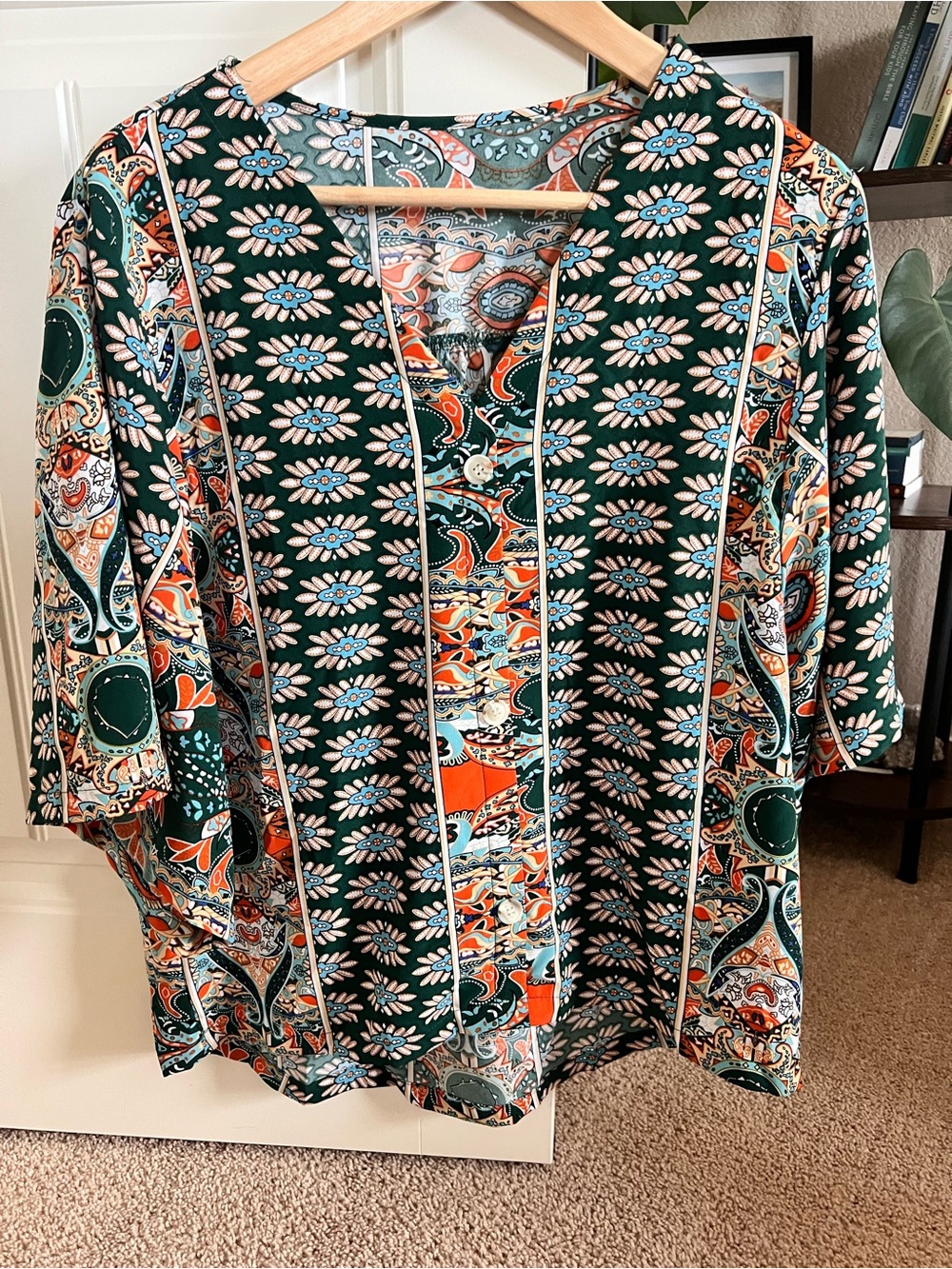 Women's Green & Teal Patterned Button-Front Top